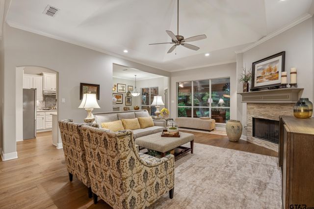 5723 Gloucester Dr, Tyler, TX 75707