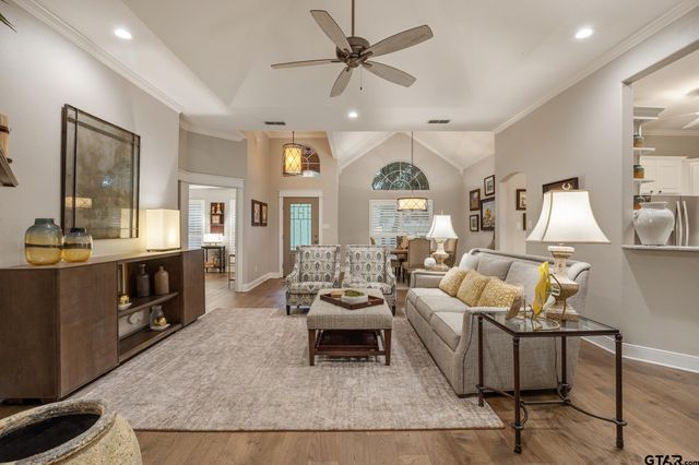 5723 Gloucester Dr, Tyler, TX 75707