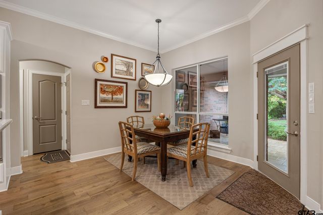 5723 Gloucester Dr, Tyler, TX 75707