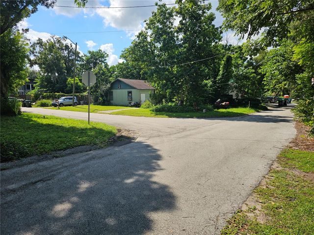 1906 VINE STREET, Orlando, FL 32806