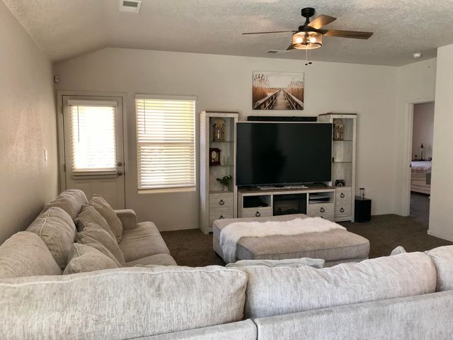 5805 Colfax Place NE, Rio Rancho, NM 87144