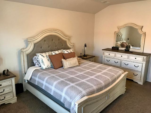 5805 Colfax Place NE, Rio Rancho, NM 87144