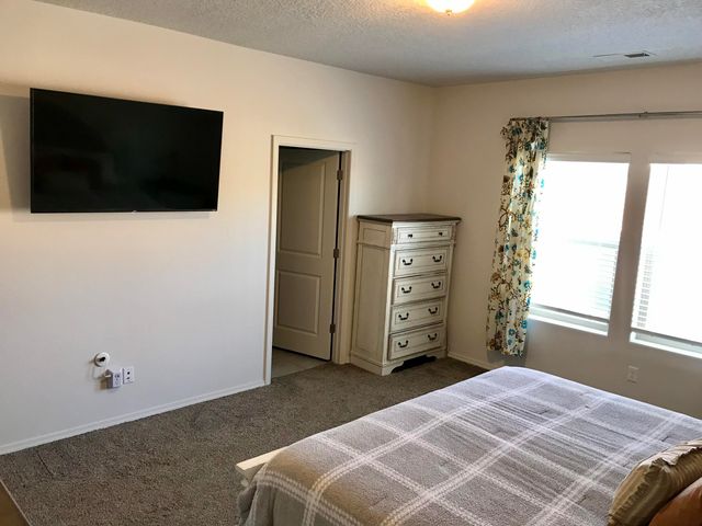 5805 Colfax Place NE, Rio Rancho, NM 87144