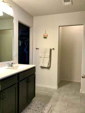 5805 Colfax Place NE, Rio Rancho, NM 87144