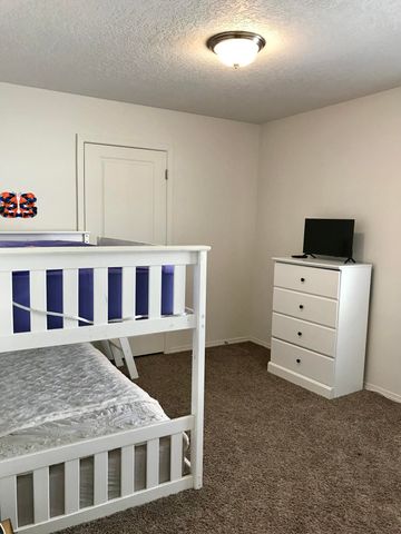 5805 Colfax Place NE, Rio Rancho, NM 87144