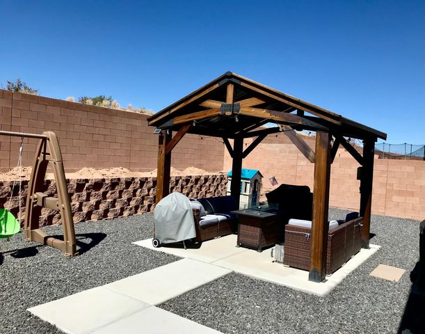 5805 Colfax Place NE, Rio Rancho, NM 87144