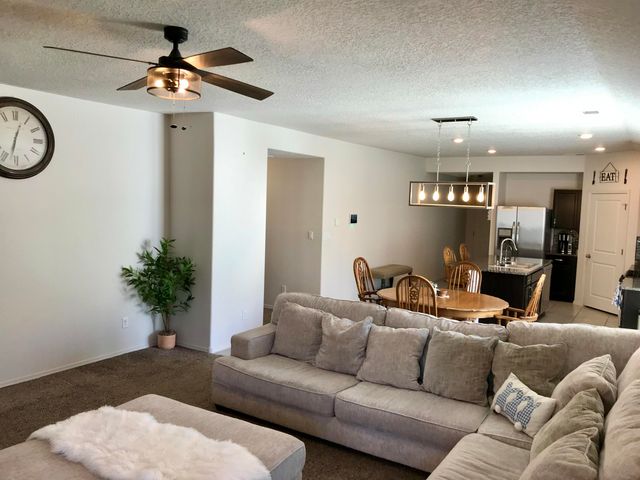 5805 Colfax Place NE, Rio Rancho, NM 87144