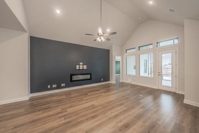 1000 Goldenrod Drive, Crowley, TX 76036