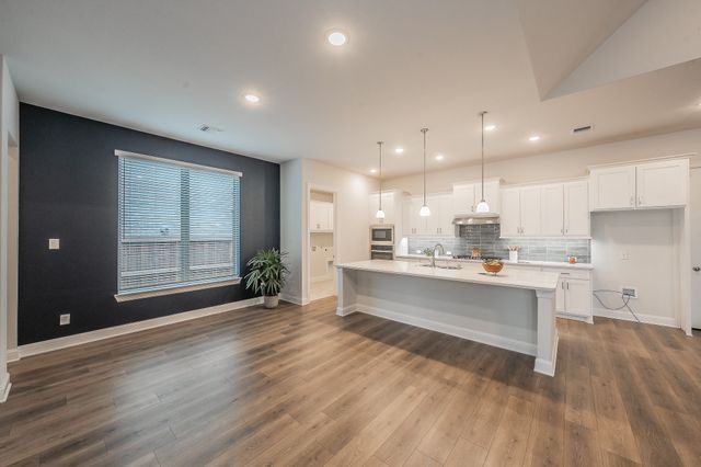 1000 Goldenrod Drive, Crowley, TX 76036