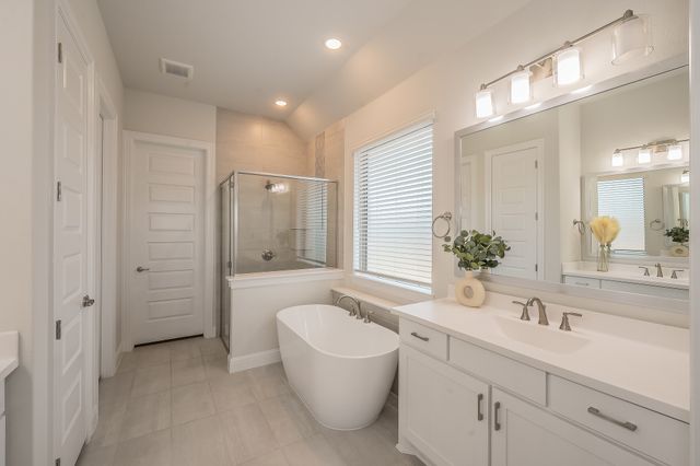 1000 Goldenrod Drive, Crowley, TX 76036