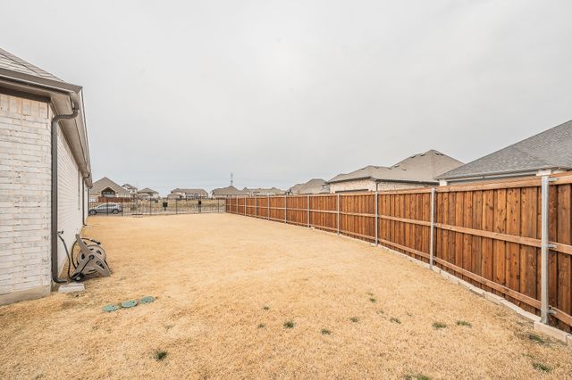 1000 Goldenrod Drive, Crowley, TX 76036