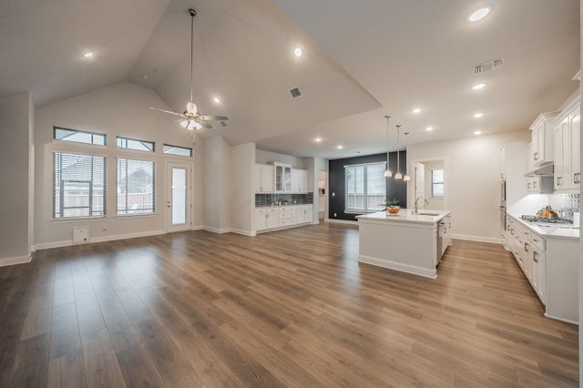 1000 Goldenrod Drive, Crowley, TX 76036