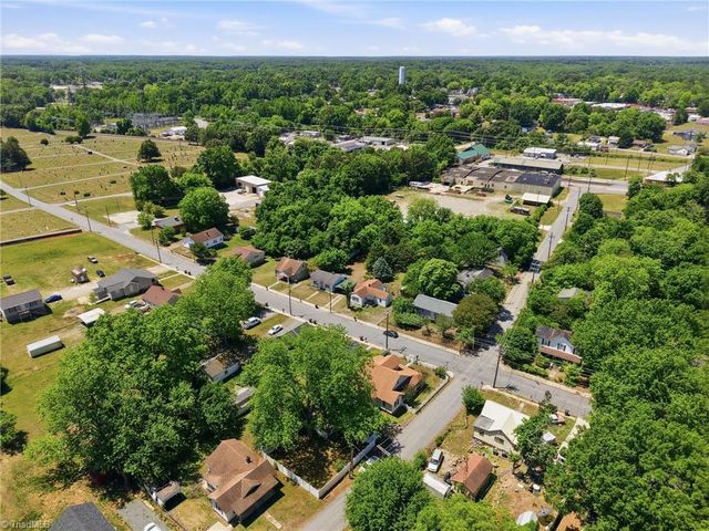 901 Montgomery Street, Reidsville, NC 27320