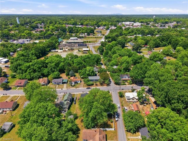 901 Montgomery Street, Reidsville, NC 27320
