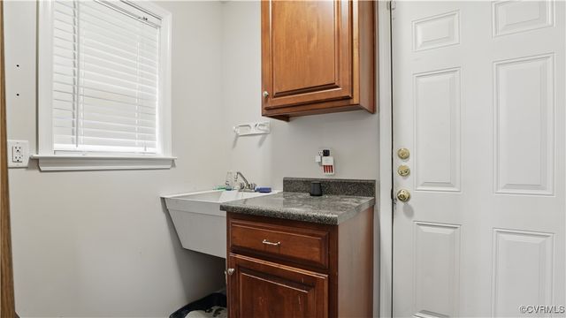 11721 Walnut Wood Dr, Chesterfield, VA 23112