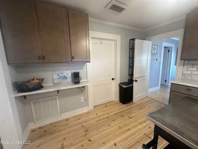 502 Russell Avenue, Ocean Springs, MS 39564