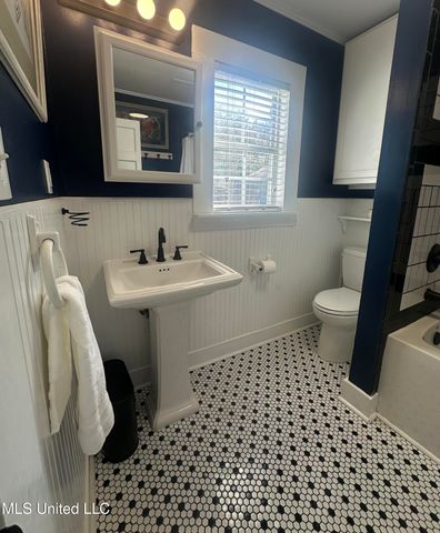 502 Russell Avenue, Ocean Springs, MS 39564