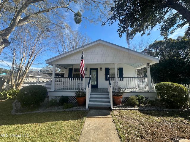 502 Russell Avenue, Ocean Springs, MS 39564