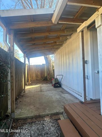 502 Russell Avenue, Ocean Springs, MS 39564