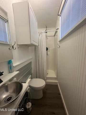 502 Russell Avenue, Ocean Springs, MS 39564