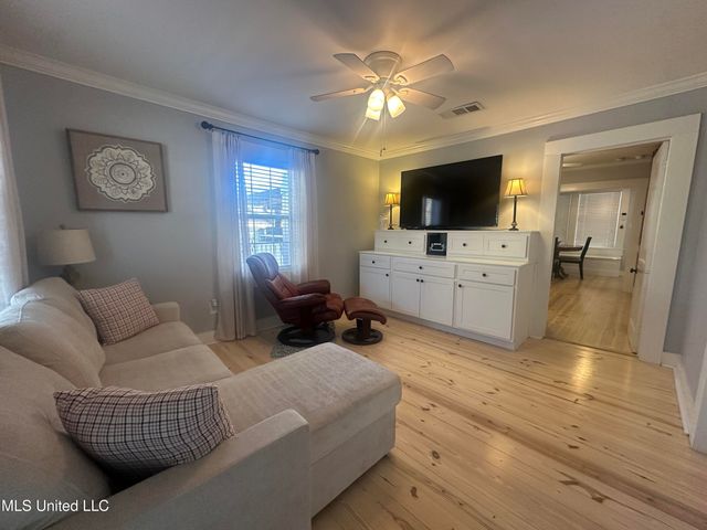 502 Russell Avenue, Ocean Springs, MS 39564