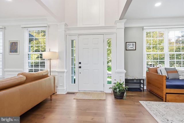 12 MANOR RD, Newtown, PA 18940