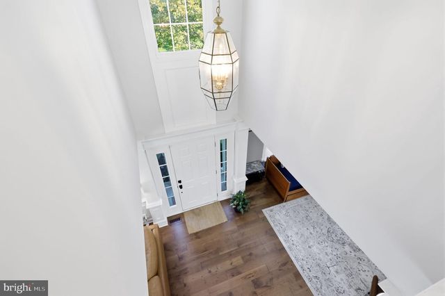12 MANOR RD, Newtown, PA 18940