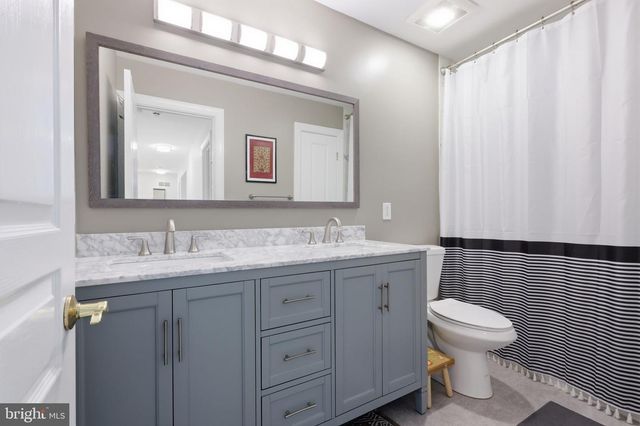 12 MANOR RD, Newtown, PA 18940