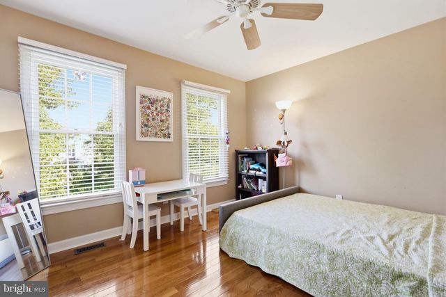 12 MANOR RD, Newtown, PA 18940