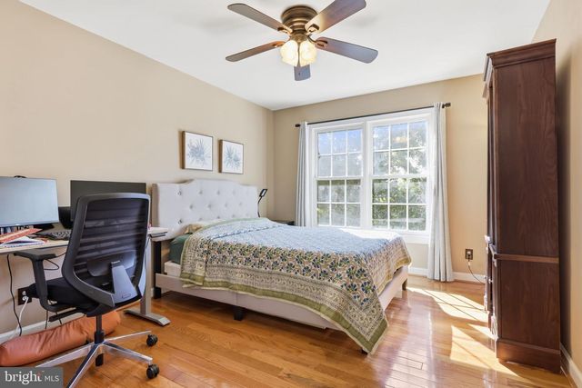 12 MANOR RD, Newtown, PA 18940
