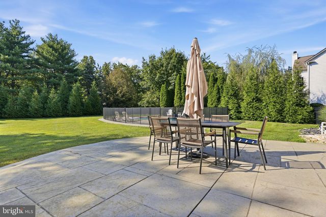 12 MANOR RD, Newtown, PA 18940