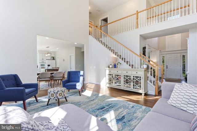 12 MANOR RD, Newtown, PA 18940