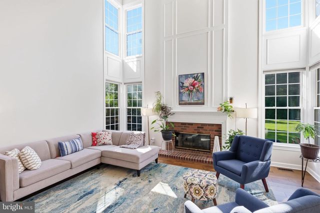 12 MANOR RD, Newtown, PA 18940
