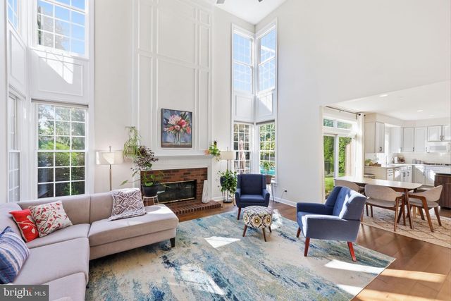 12 MANOR RD, Newtown, PA 18940