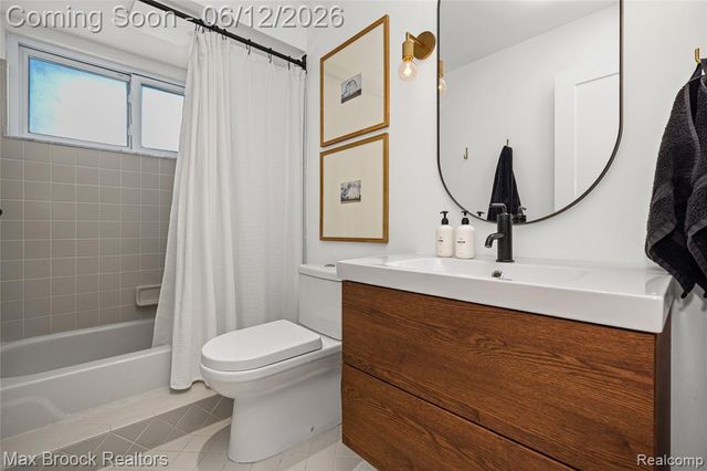 1918 Massoit Road, Royal Oak, MI 48073