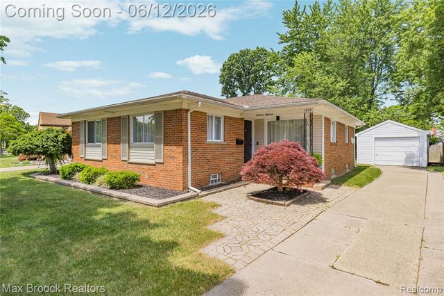 1918 Massoit Road, Royal Oak, MI 48073