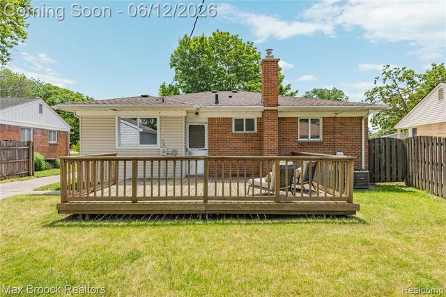 1918 Massoit Road, Royal Oak, MI 48073