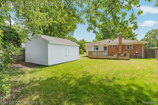 1918 Massoit Road, Royal Oak, MI 48073