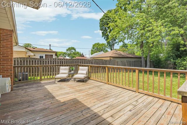 1918 Massoit Road, Royal Oak, MI 48073