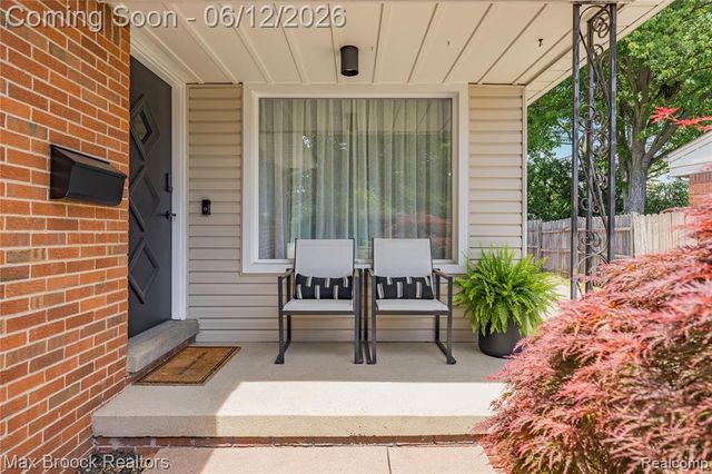 1918 Massoit Road, Royal Oak, MI 48073