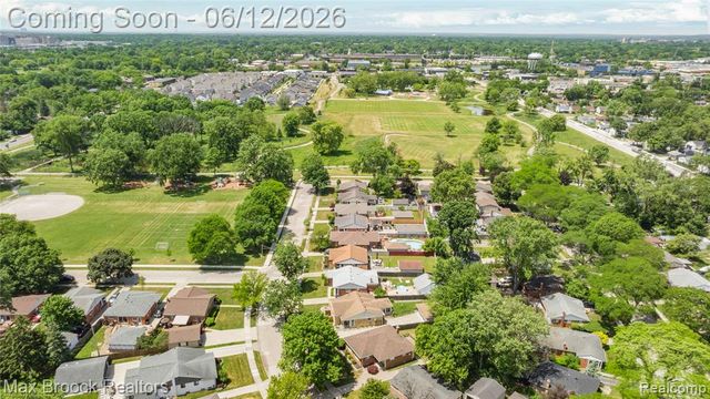1918 Massoit Road, Royal Oak, MI 48073