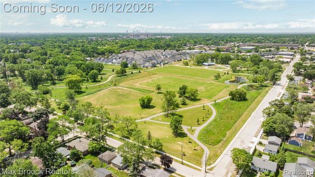 1918 Massoit Road, Royal Oak, MI 48073