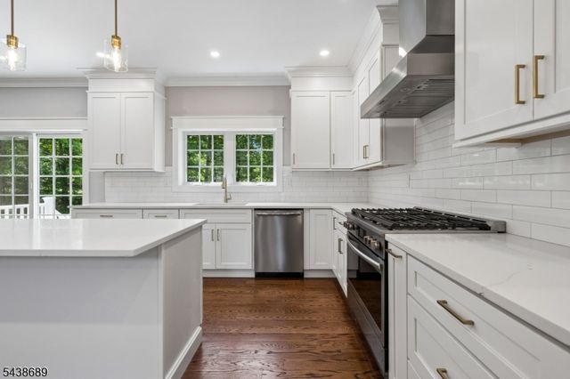1 Lourdes Ct, Andover Twp., NJ 07860