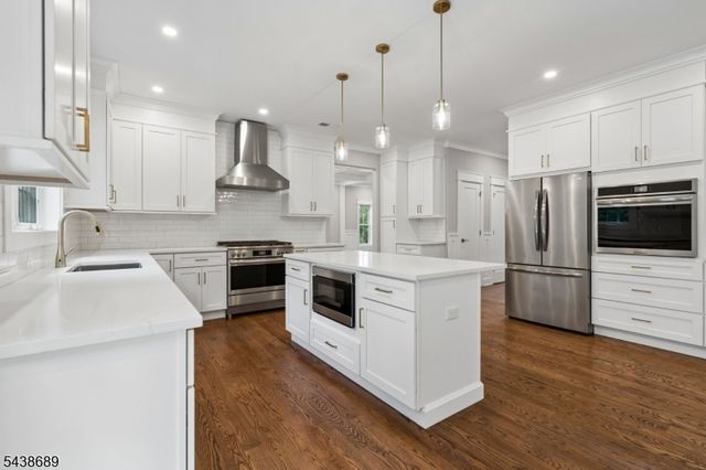 1 Lourdes Ct, Andover Twp., NJ 07860