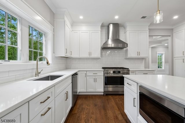 1 Lourdes Ct, Andover Twp., NJ 07860