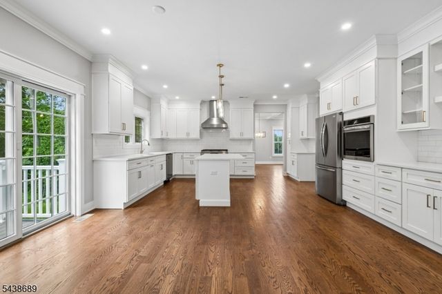 1 Lourdes Ct, Andover Twp., NJ 07860
