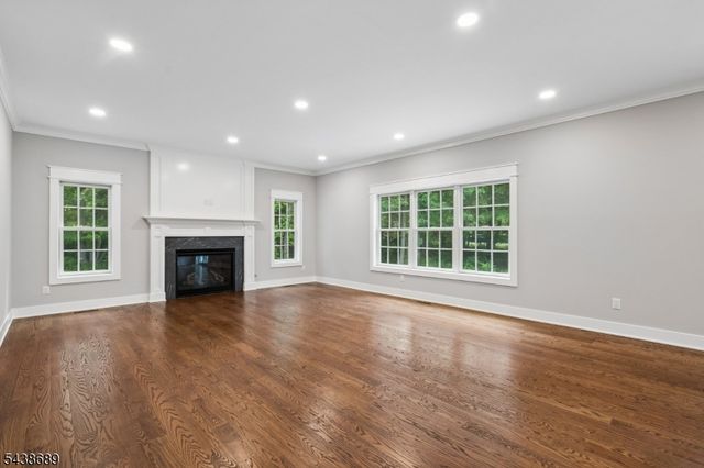 1 Lourdes Ct, Andover Twp., NJ 07860