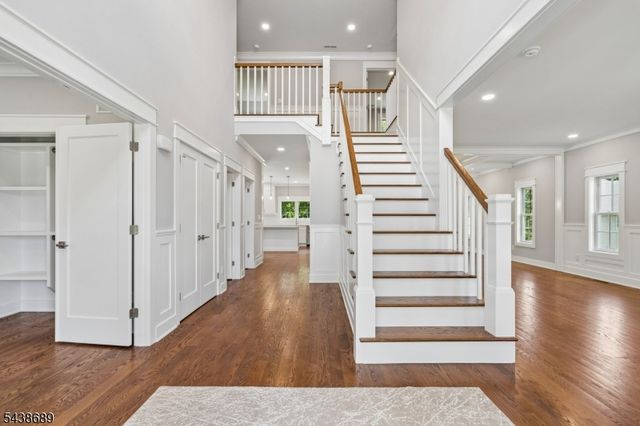 1 Lourdes Ct, Andover Twp., NJ 07860