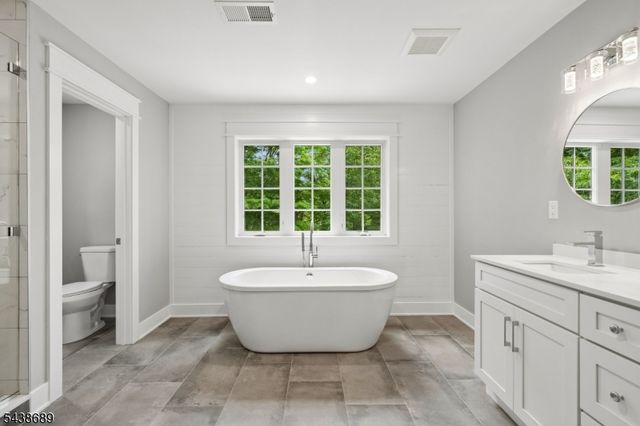 1 Lourdes Ct, Andover Twp., NJ 07860