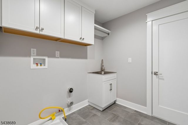 1 Lourdes Ct, Andover Twp., NJ 07860